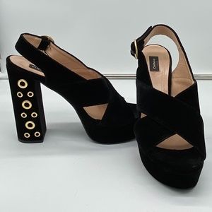 NWT - PINKO Black Velvet Platforms - 40/9.5